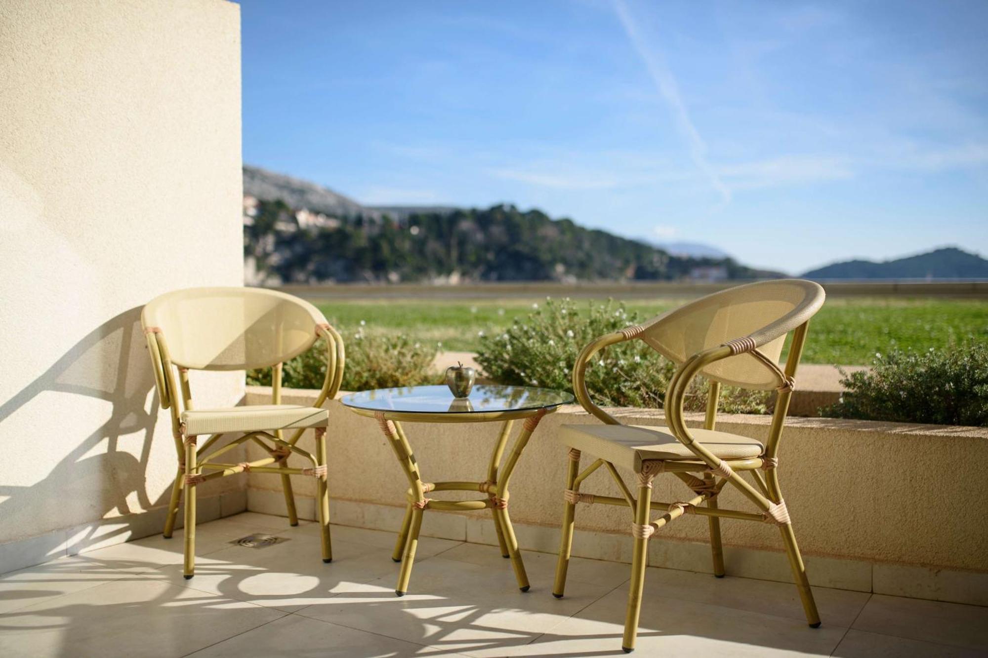Rixos Premium Dubrovnik Hotel Ngoại thất bức ảnh A balcony in Croatia