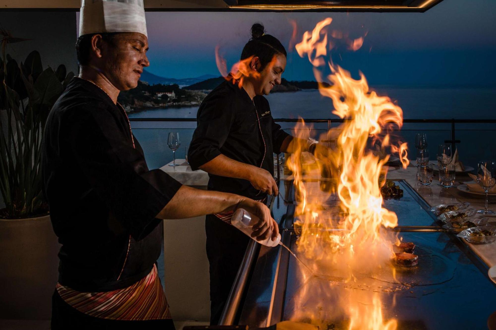 Rixos Premium Dubrovnik Hotel Ngoại thất bức ảnh A flambé