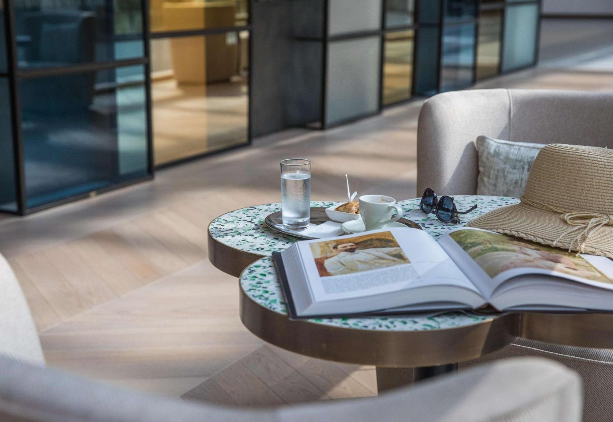 Rixos Premium Dubrovnik Hotel Ngoại thất bức ảnh The Lounge at London Heathrow Airport