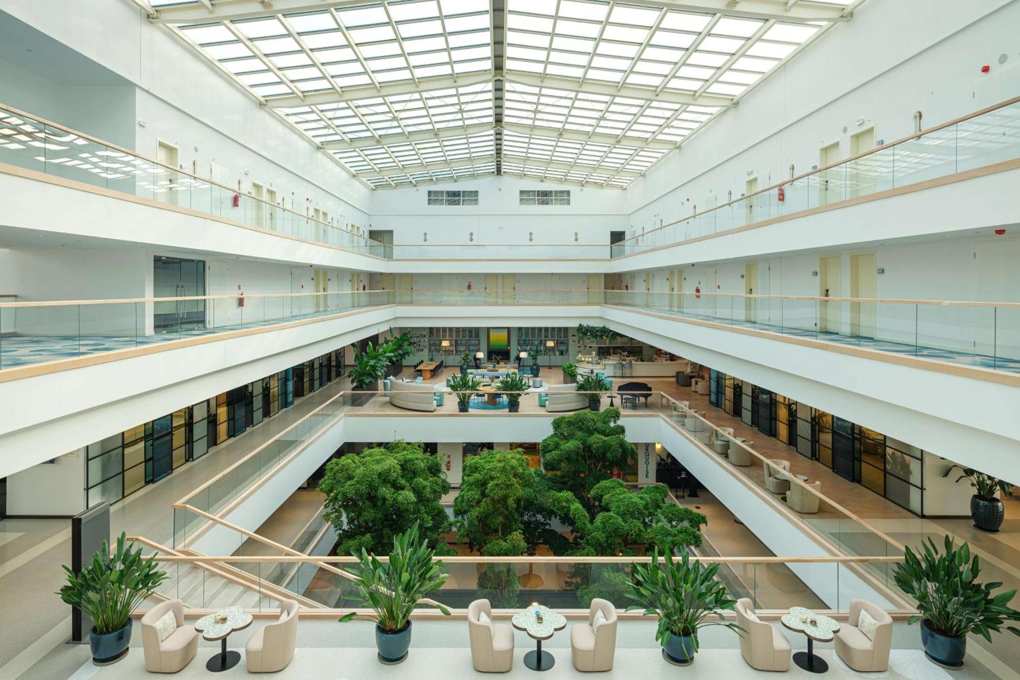 Rixos Premium Dubrovnik Hotel Ngoại thất bức ảnh The atrium of the new library